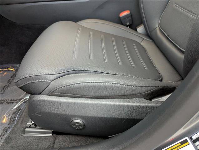New 2025 Mercedes-Benz C 300 Sedan image 4