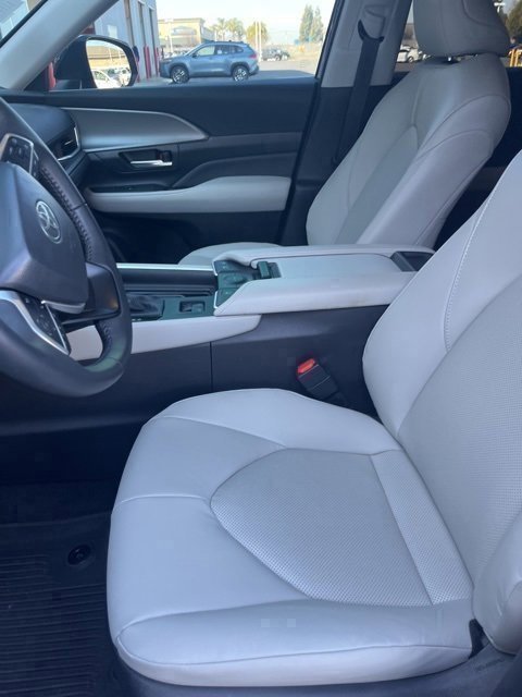 Used 2025 Toyota Grand Highlander AWD Hybrid image 14