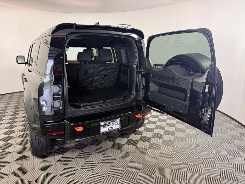 Used 2023 Land Rover Defender 110 X AWD/4WD image 10