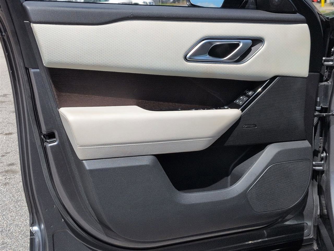 Used 2019 Land Rover Range Rover Velar S AWD/4WD image 12