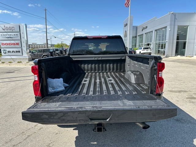Used 2024 Chevrolet Silverado 2500 Custom w/ Custom Value Package AWD/4WD image 12