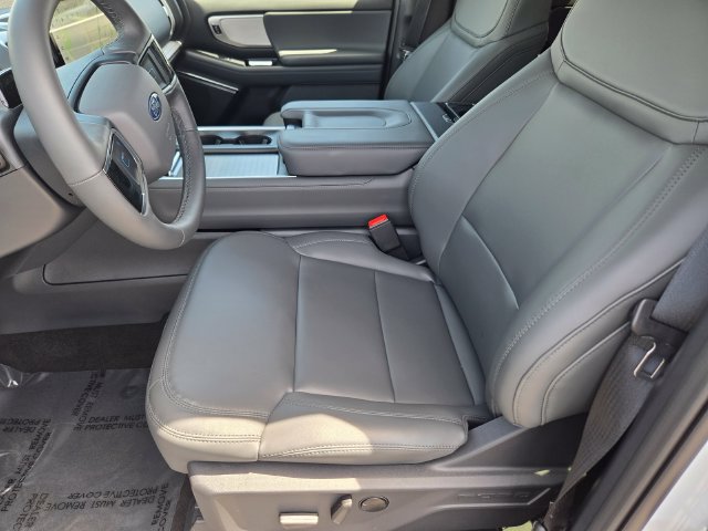 New 2026 Ford Expedition Active AWD/4WD image 16