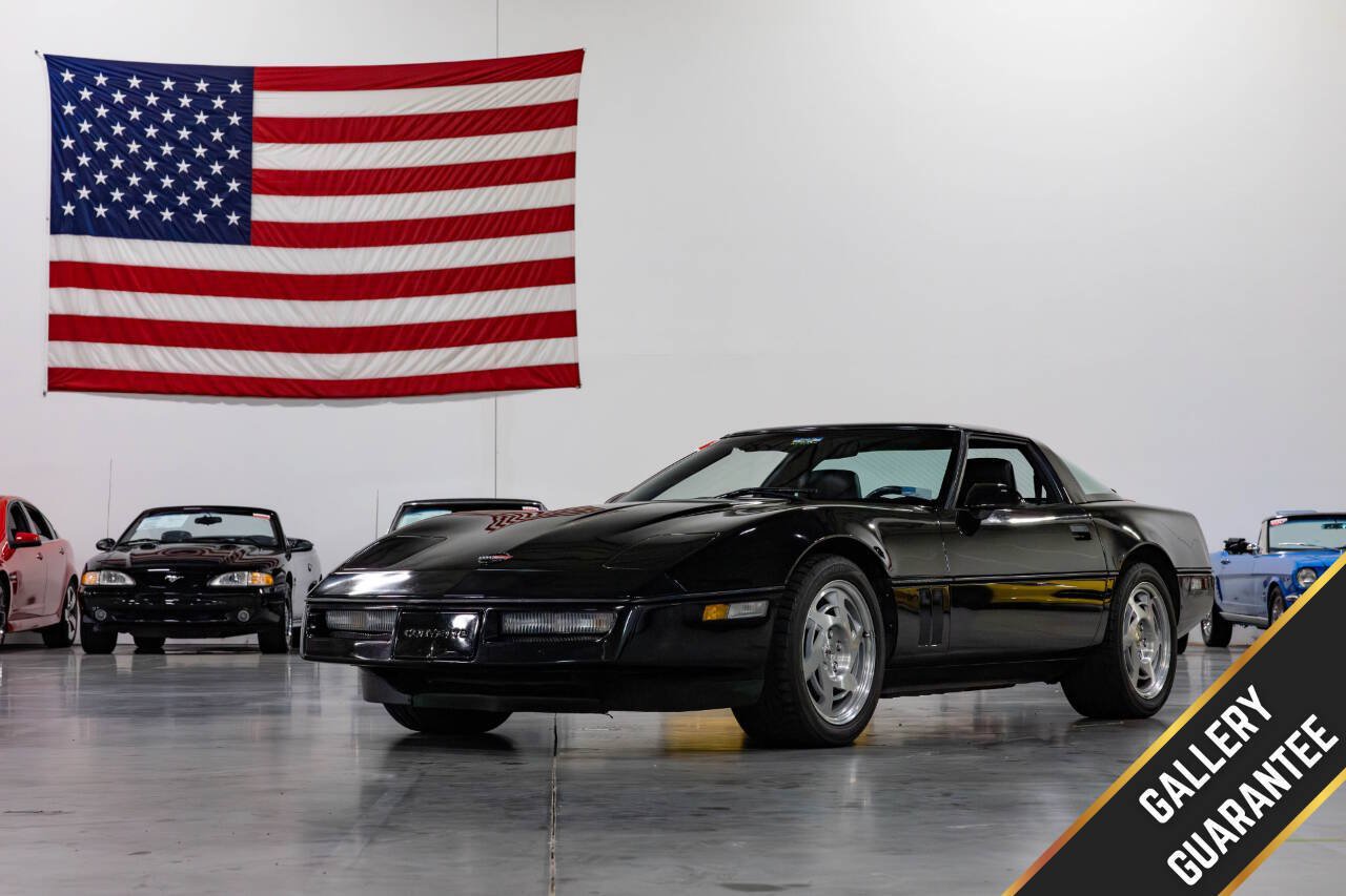 Used 1990 Chevrolet Corvette Coupe RWD image 1
