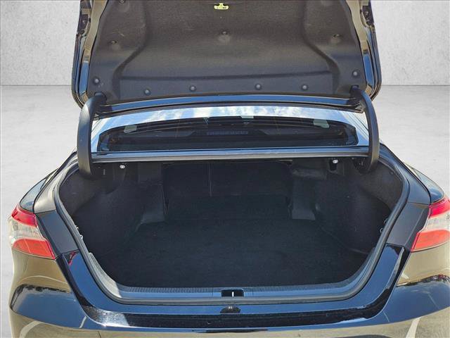 Used 2020 Toyota Camry LE FWD image 17