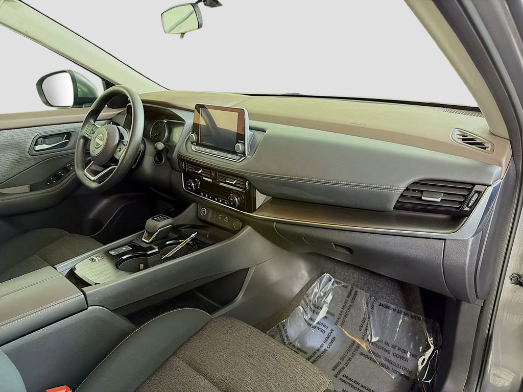 Used 2022 Nissan Rogue SV image 29