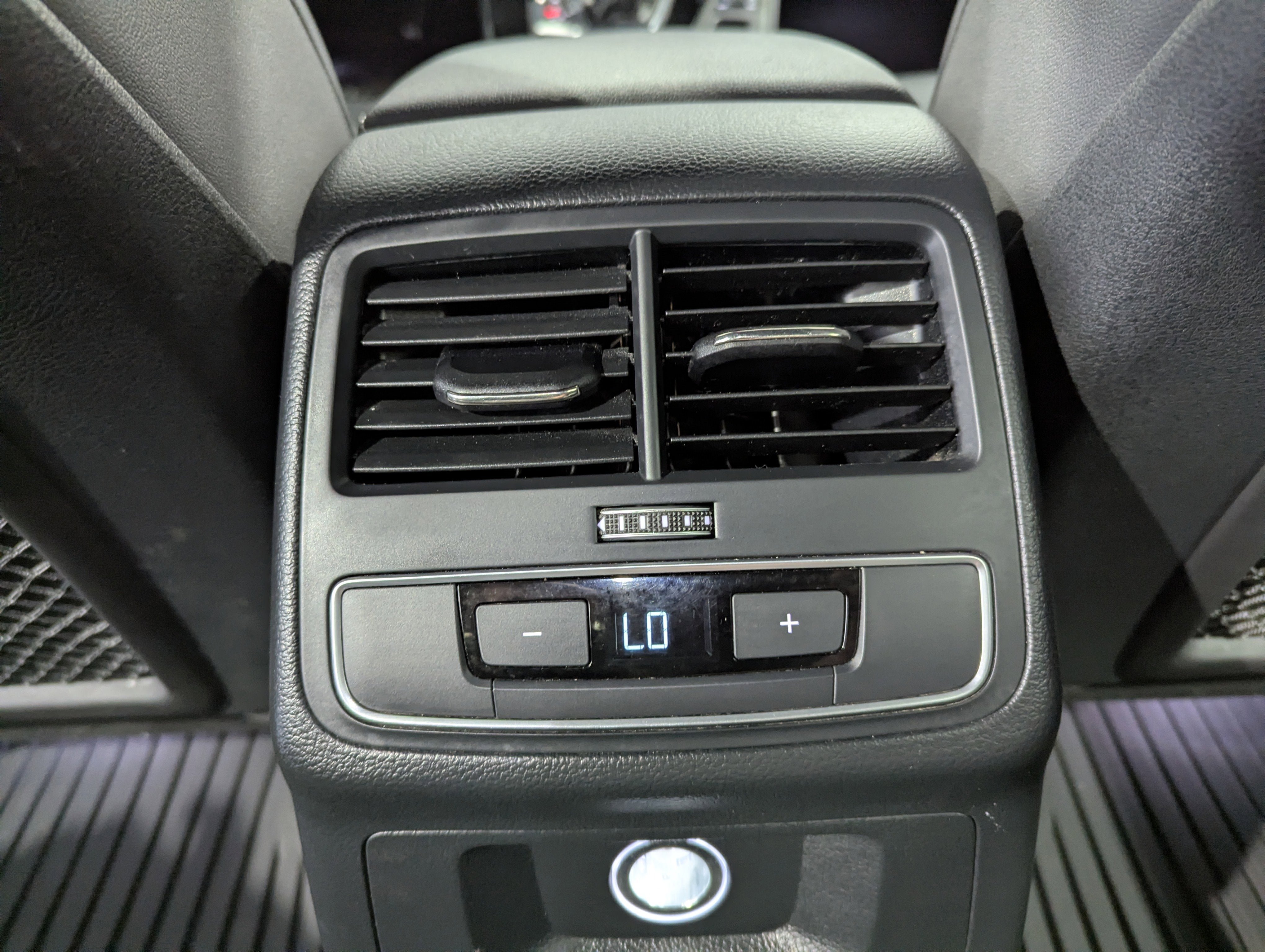 Used 2020 Audi A4 2.0T Premium w/ Convenience Package image 13