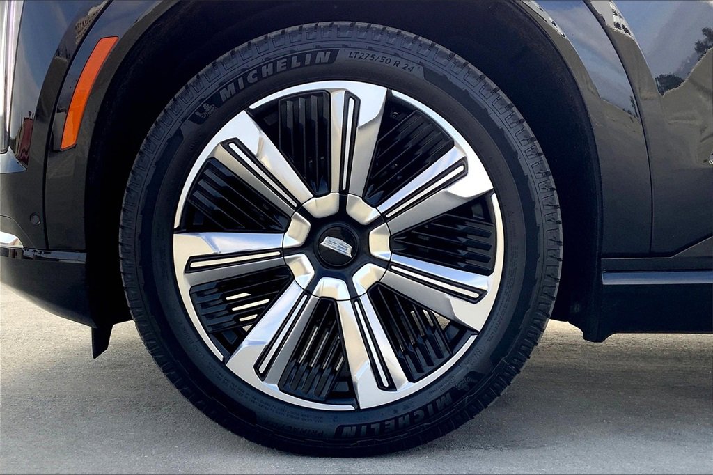 New 2025 Cadillac Escalade IQ Luxury 2 image 13