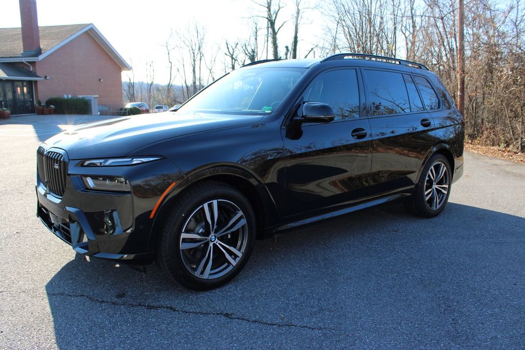 New 2026 BMW X7 M60i image 4