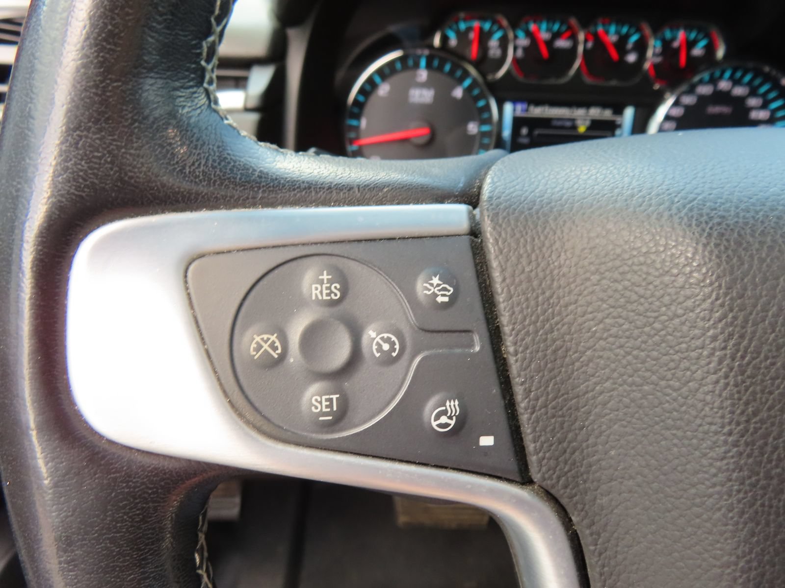 Used 2019 GMC Yukon XL SLT w/ Open Road Package AWD/4WD image 19
