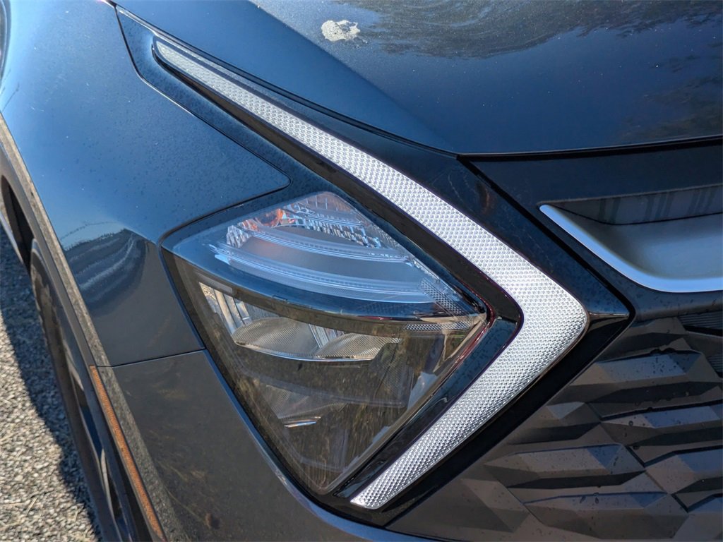 Used 2023 Kia Sportage LX image 10