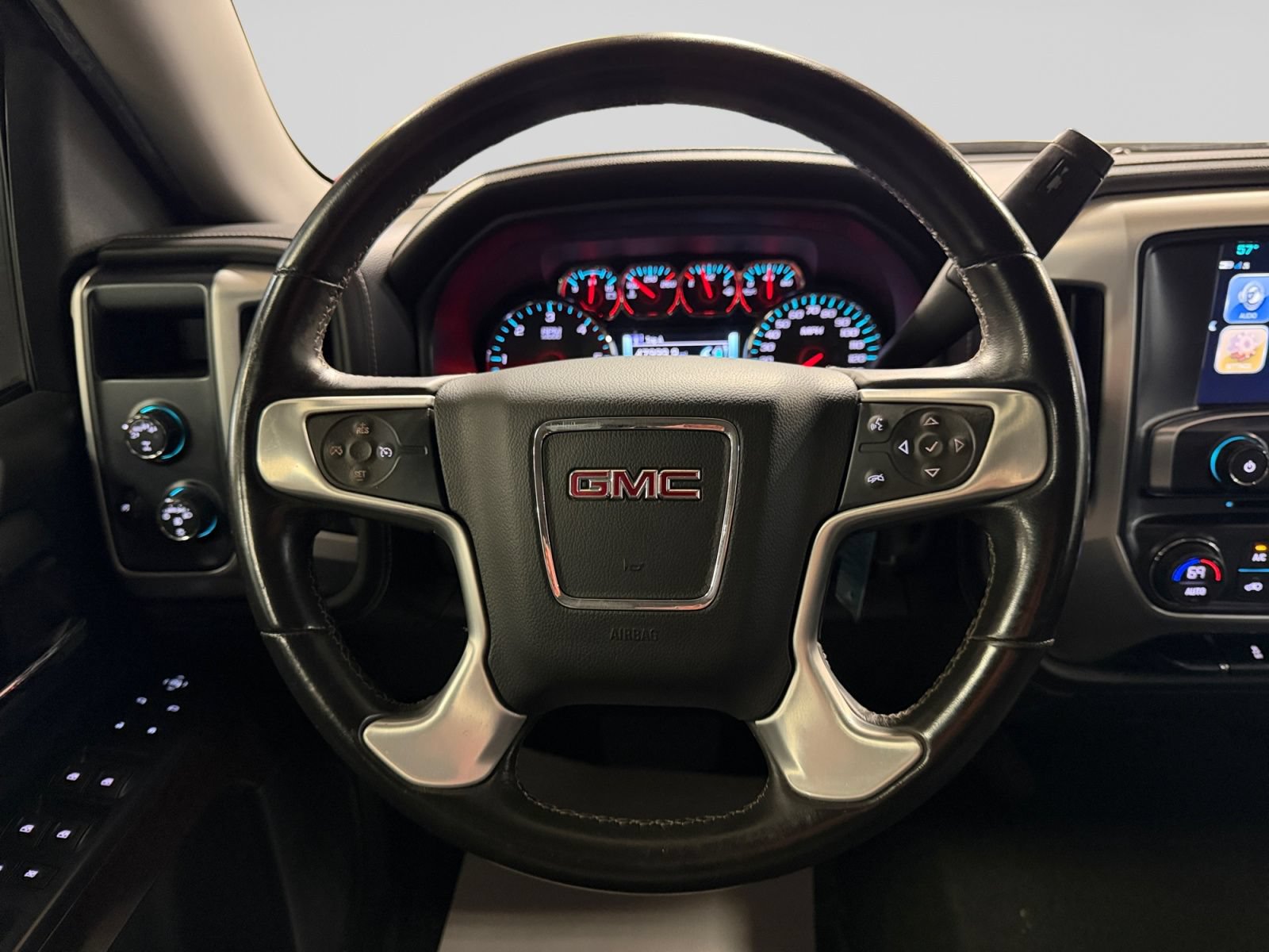Used 2018 GMC Sierra 1500 SLE w/ SLE Value Package AWD/4WD image 19