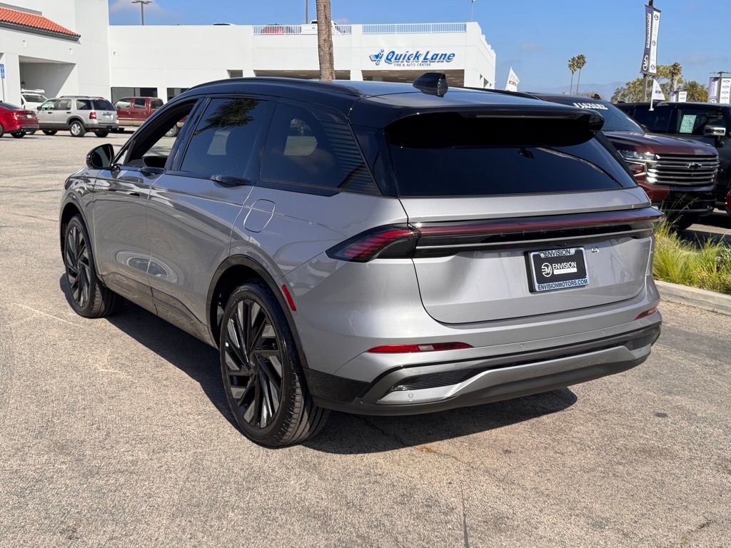 Used 2025 Lincoln Nautilus Reserve w/ Jet Appearance Package image 10
