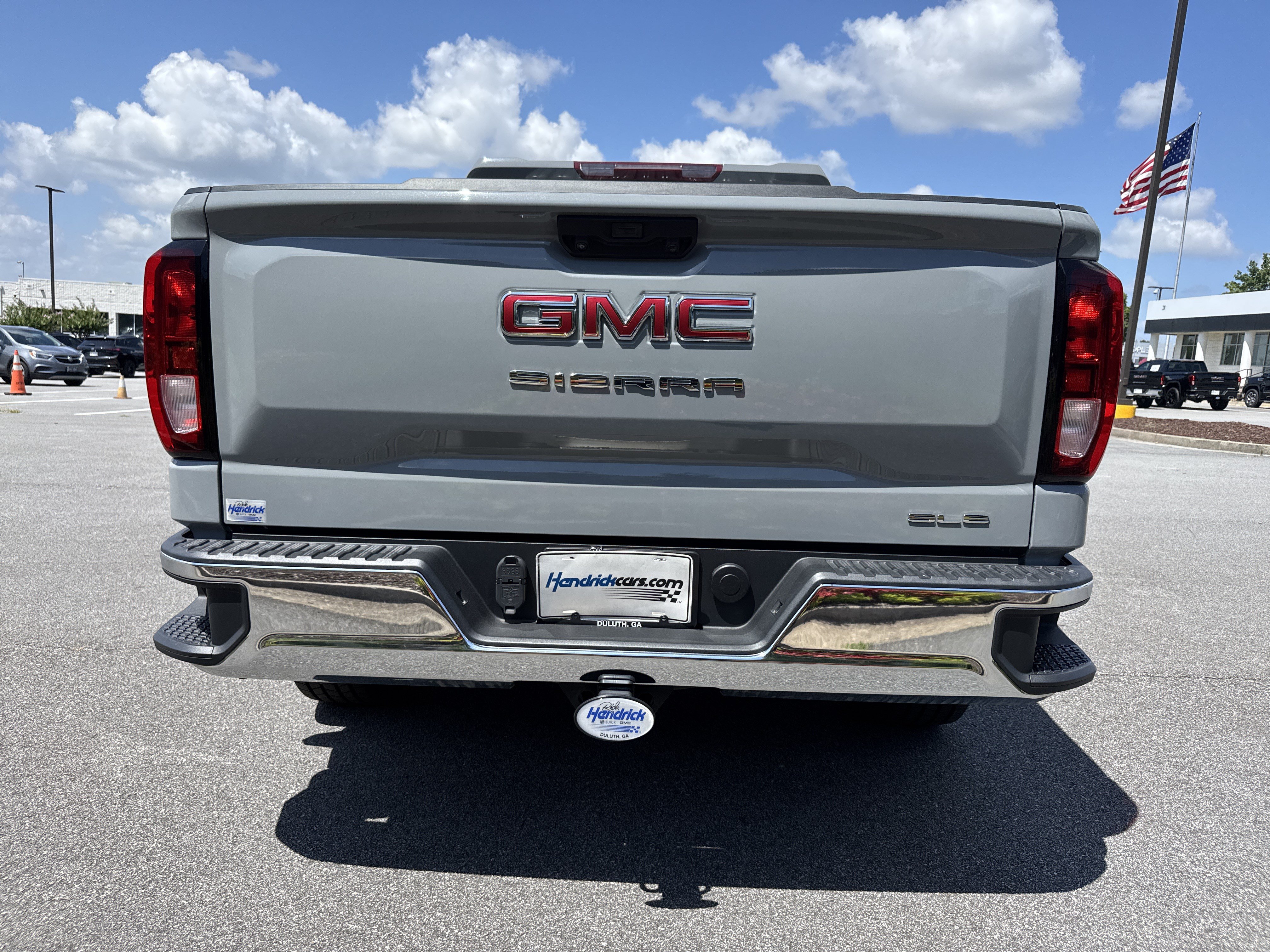 Used 2024 GMC Sierra 1500 SLE w/ Preferred Package AWD/4WD image 9
