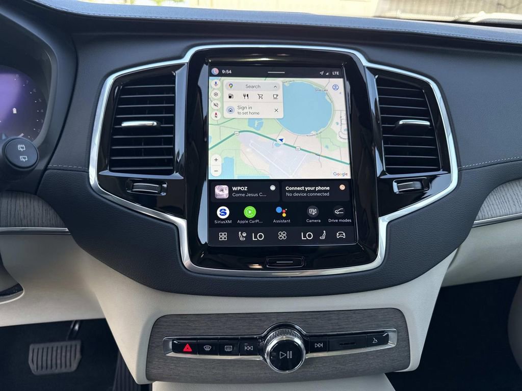 Used 2023 Volvo XC90 B6 Ultimate w/ Protection Package Premier image 24