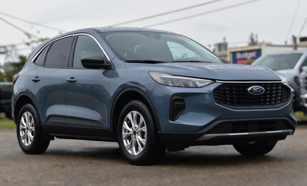 Certified 2023 Ford Escape Active AWD/4WD image 3