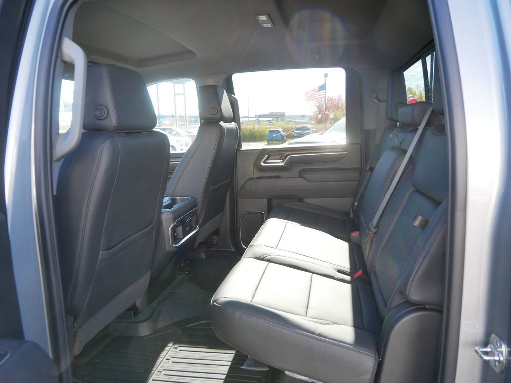 New 2026 GMC Sierra 3500 SLT w/ SLT Premium Package image 5