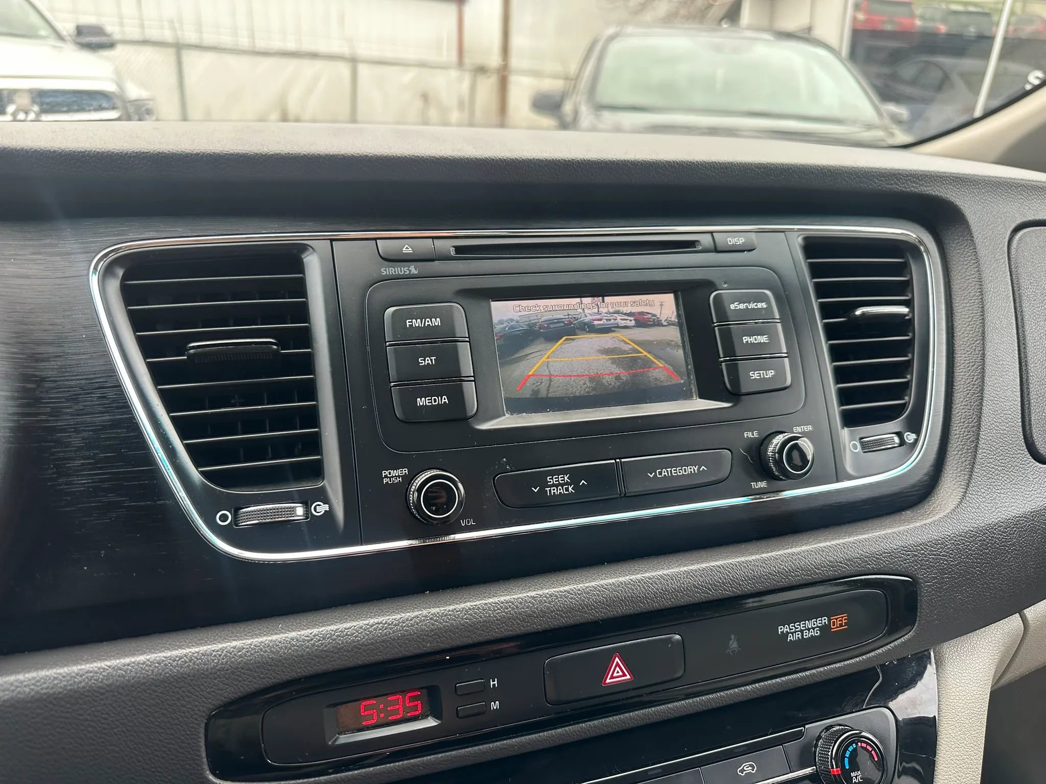 Used 2016 Kia Sedona LX w/ LX Convenience Package FWD image 20