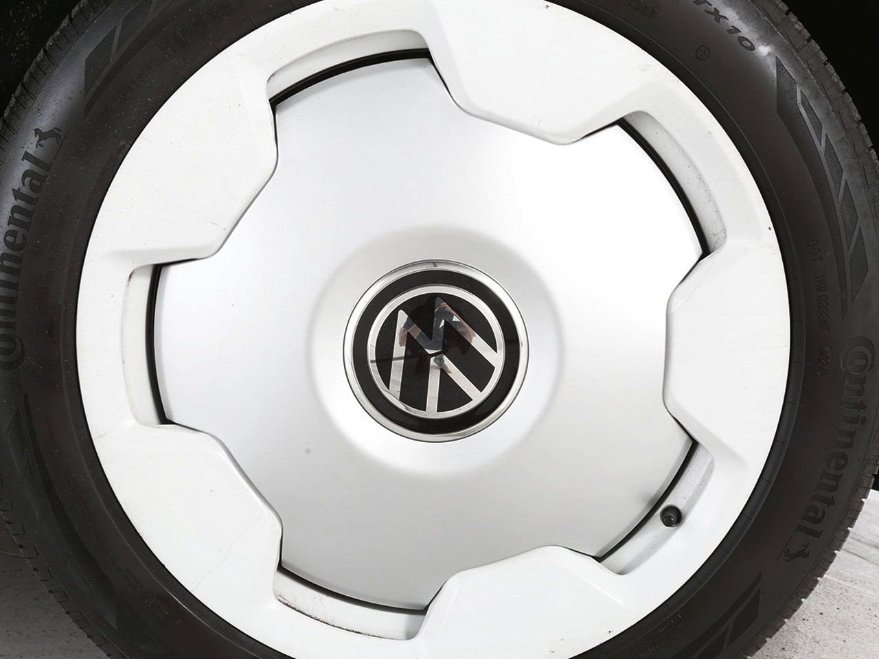Used 2025 Volkswagen ID. Buzz 1st Edition AWD/4WD image 13