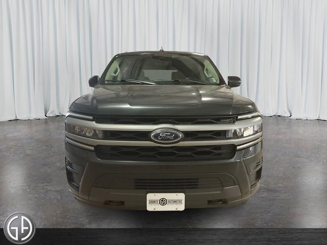 Used 2023 Ford Expedition Max XLT image 2