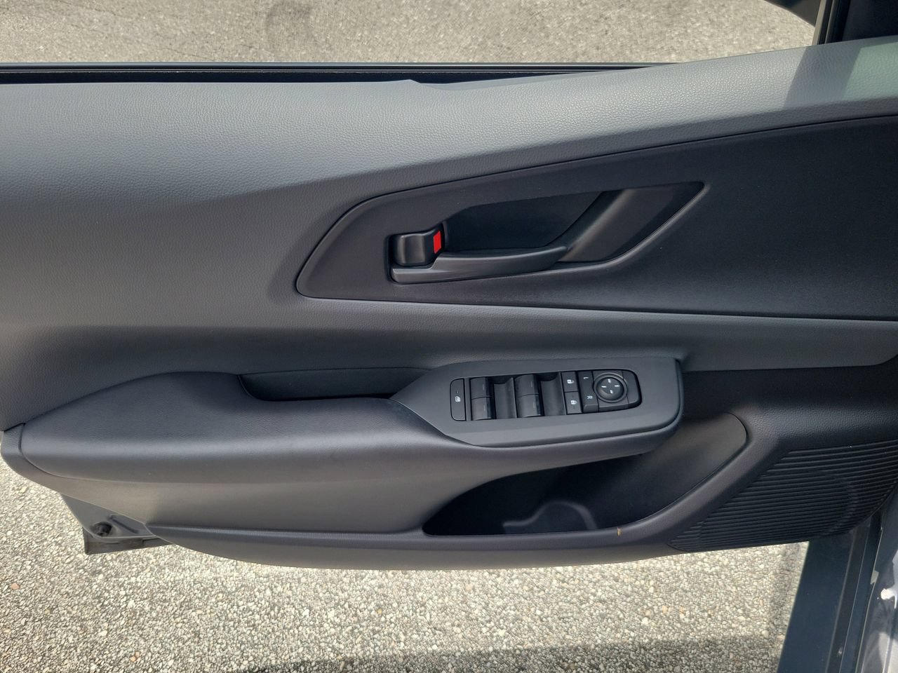 Used 2024 Toyota Prius LE FWD image 13