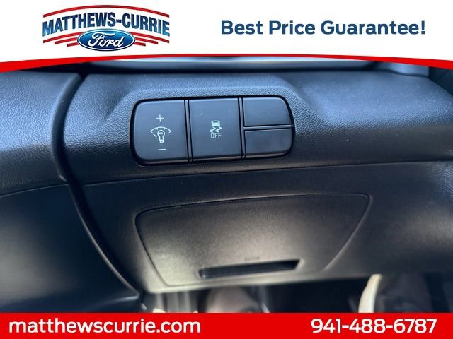 Used 2025 Hyundai Elantra SEL image 23