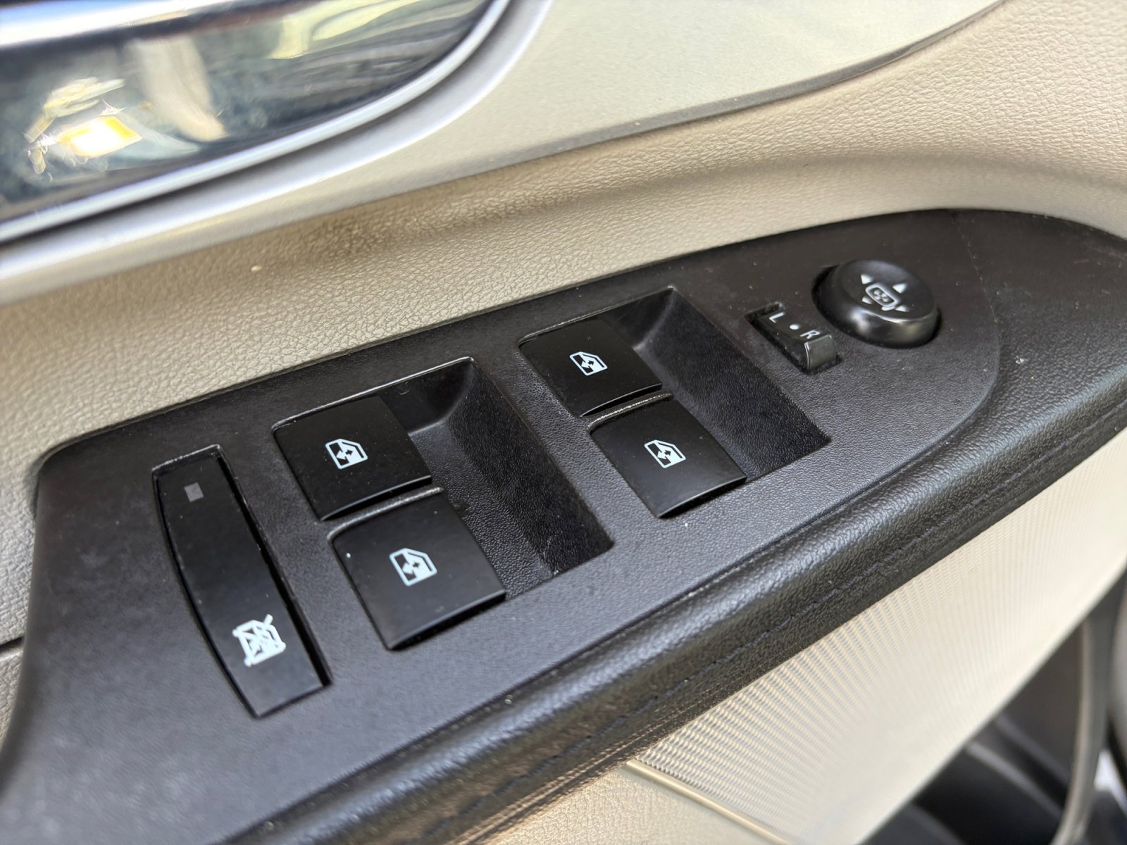 Used 2016 Chevrolet Equinox LS image 16