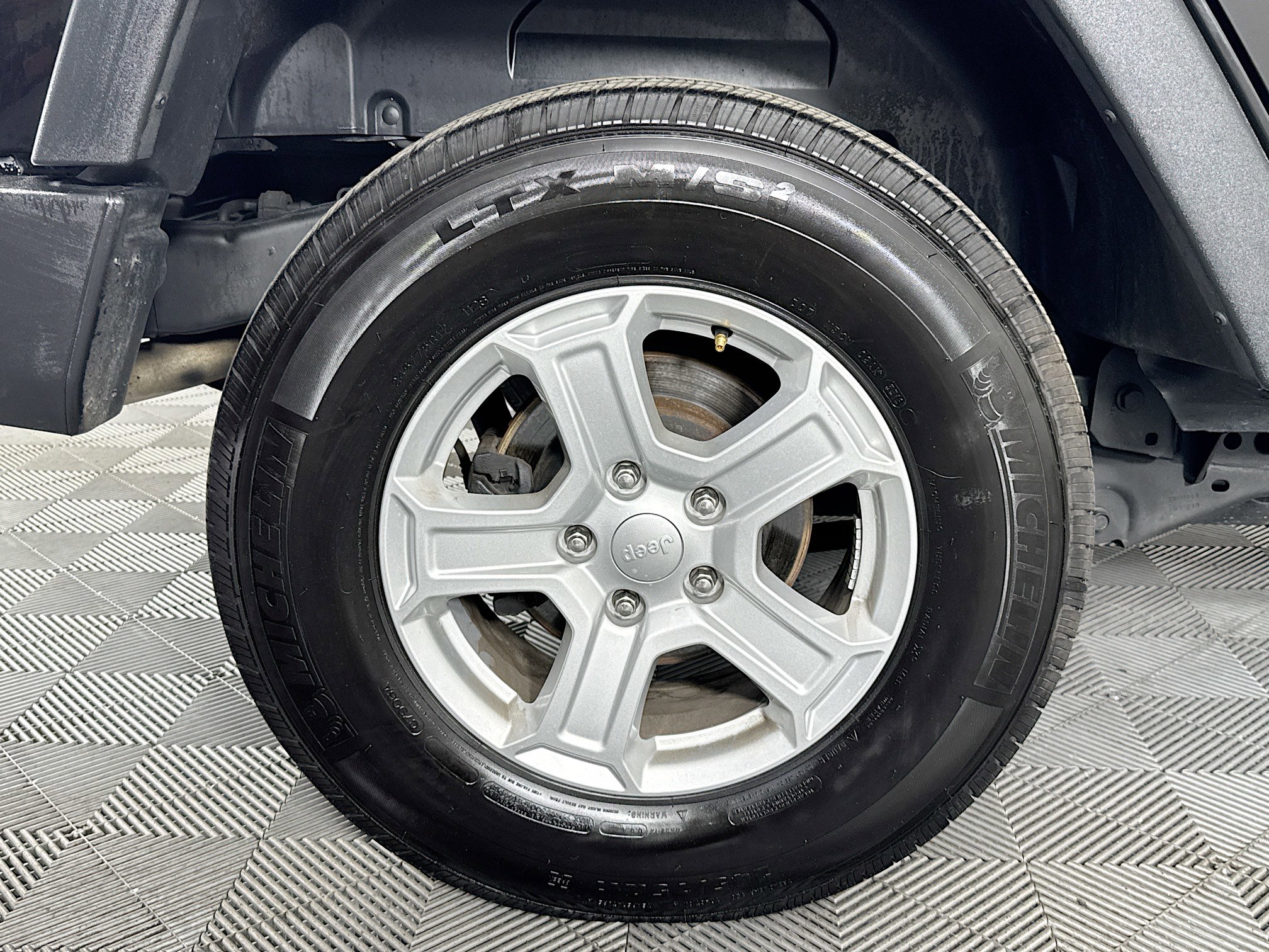 Used 2017 Jeep Wrangler Unlimited Sport image 30