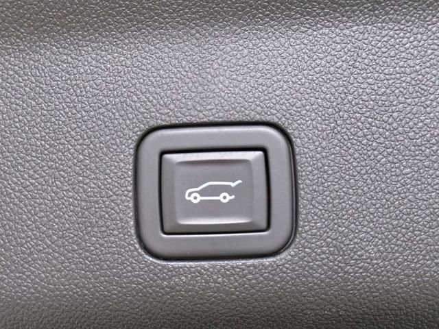 Used 2024 Chevrolet Suburban High Country AWD/4WD image 38