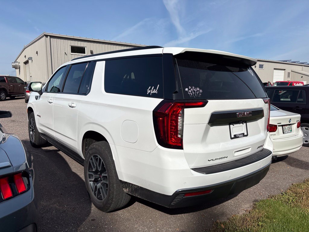 Used 2024 GMC Yukon XL AT4 w/ AT4 Premium Package AWD/4WD image 2