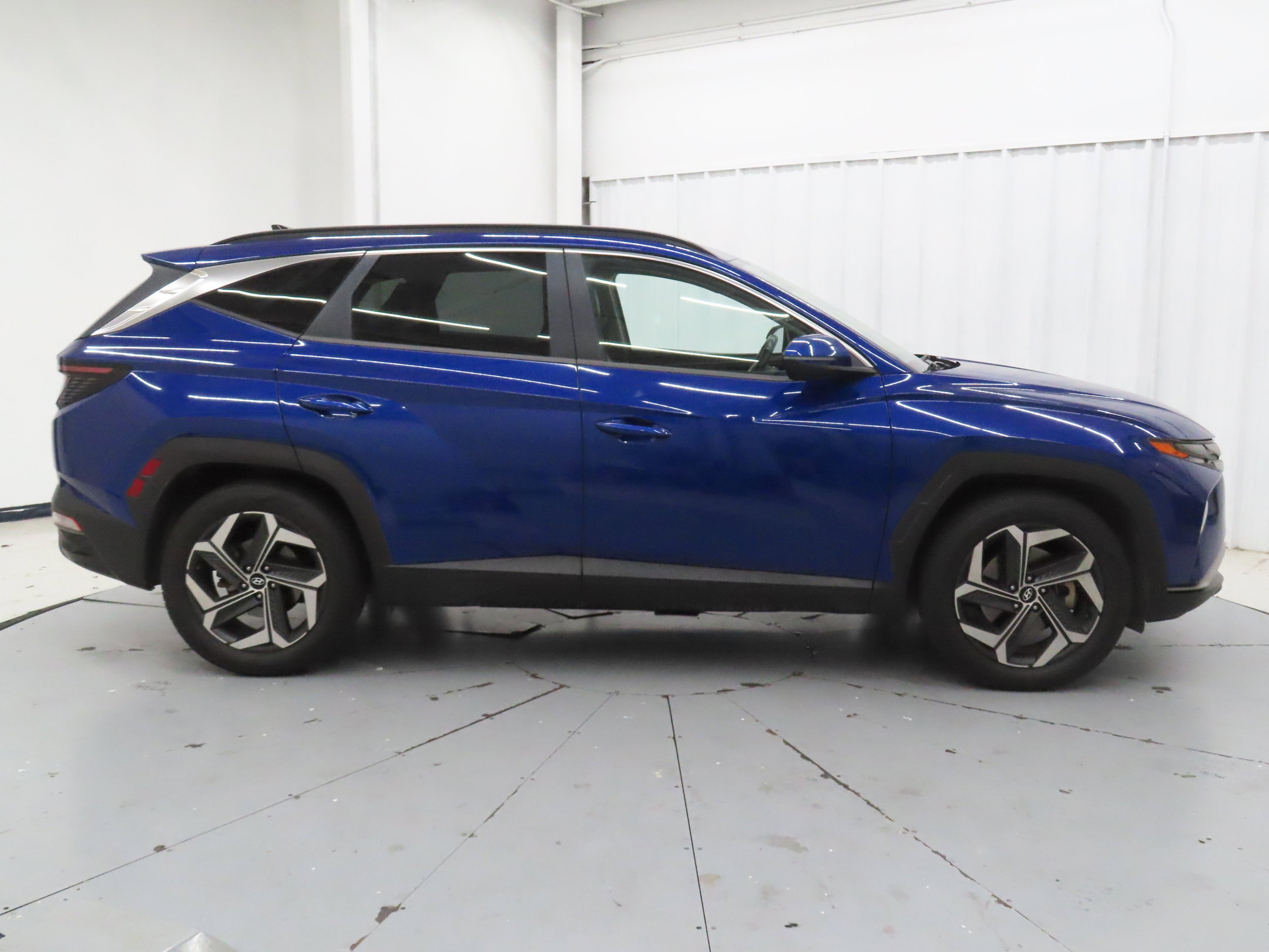 Used 2022 Hyundai Tucson SEL w/ Convenience + Premium Package FWD image 2