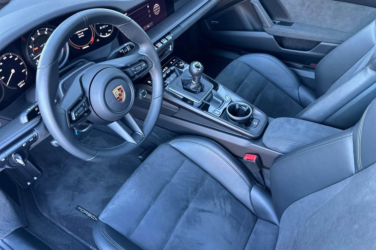 Certified 2024 Porsche 911 Carrera GTS image 4