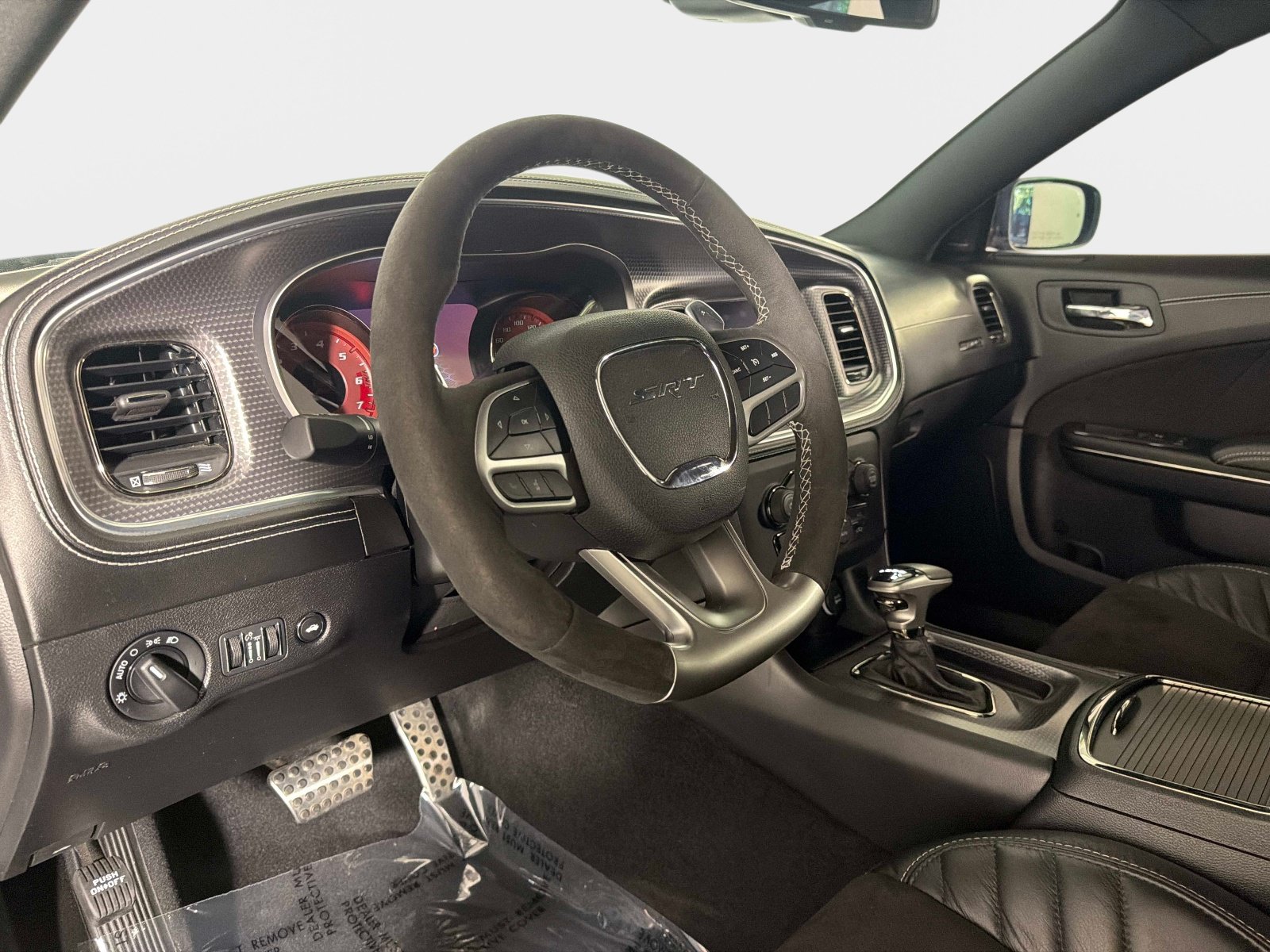 Used 2022 Dodge Charger SRT Hellcat w/ Harman/Kardon Audio Group RWD image 39