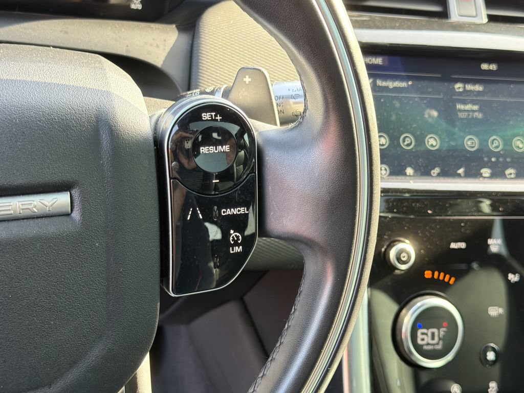 Used 2020 Land Rover Discovery Sport SE R-Dynamic AWD/4WD image 23