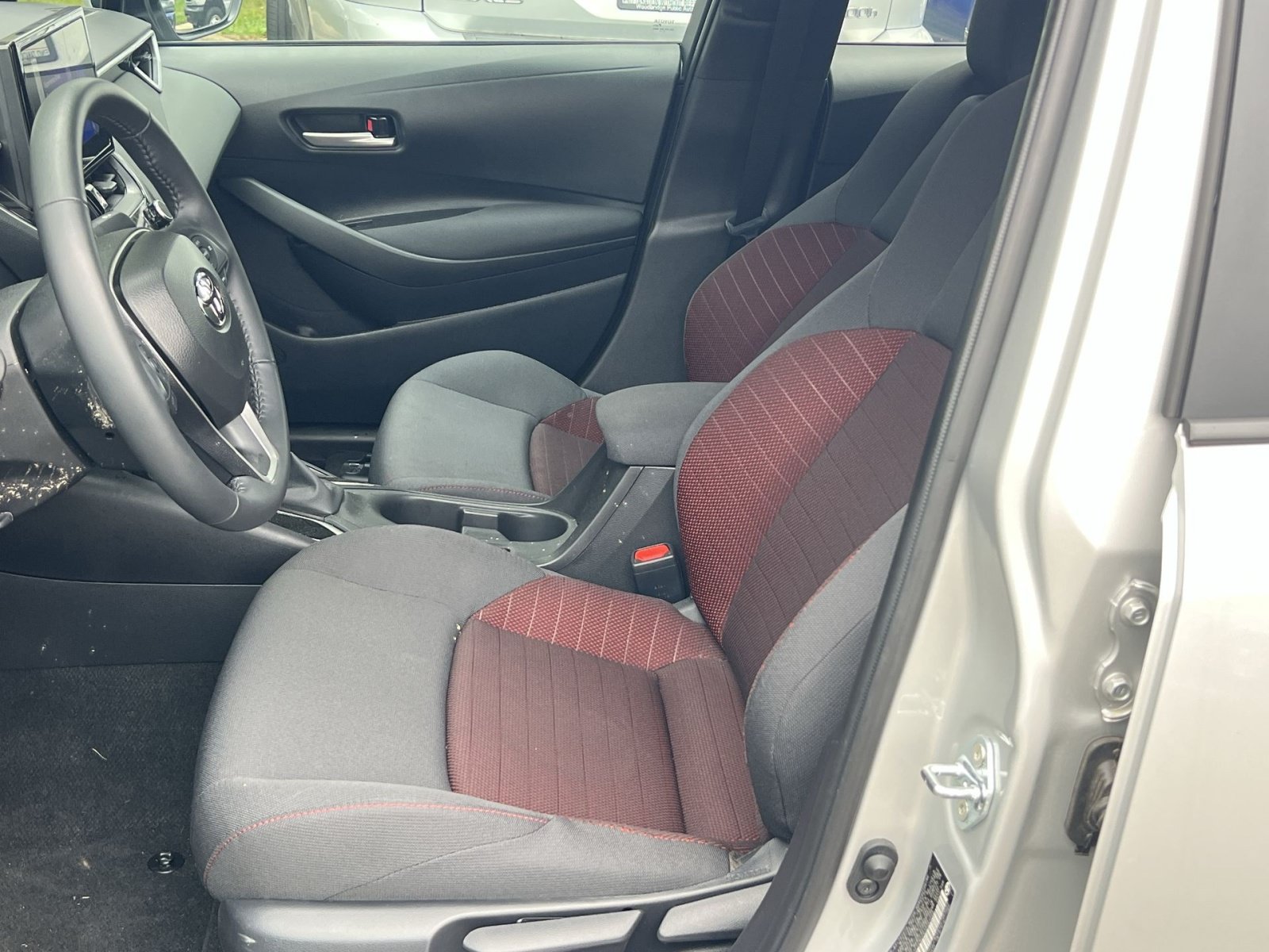 Used 2026 Toyota Corolla SE FWD image 11