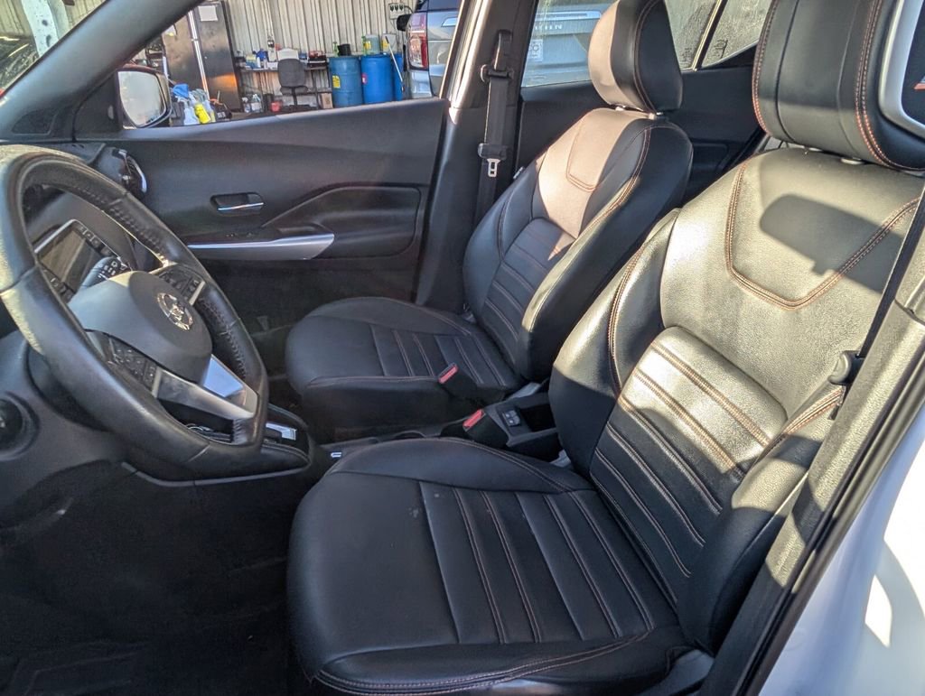 Used 2019 Nissan Kicks SR w/ SR Premium Package image 10
