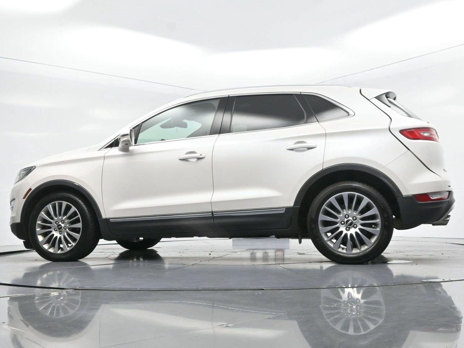 Used 2015 Lincoln MKC FWD w/ Equipment Group 102A Reserve image 43