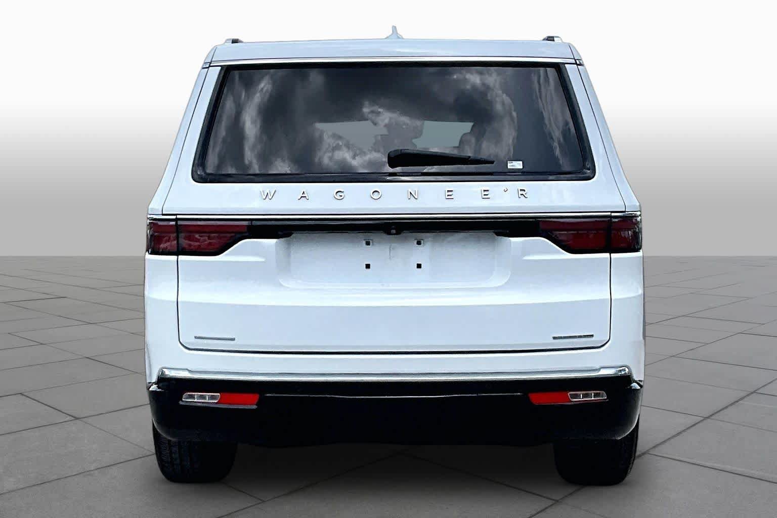 Used 2023 Jeep Wagoneer Series III w/ Convenience Group I AWD/4WD image 6