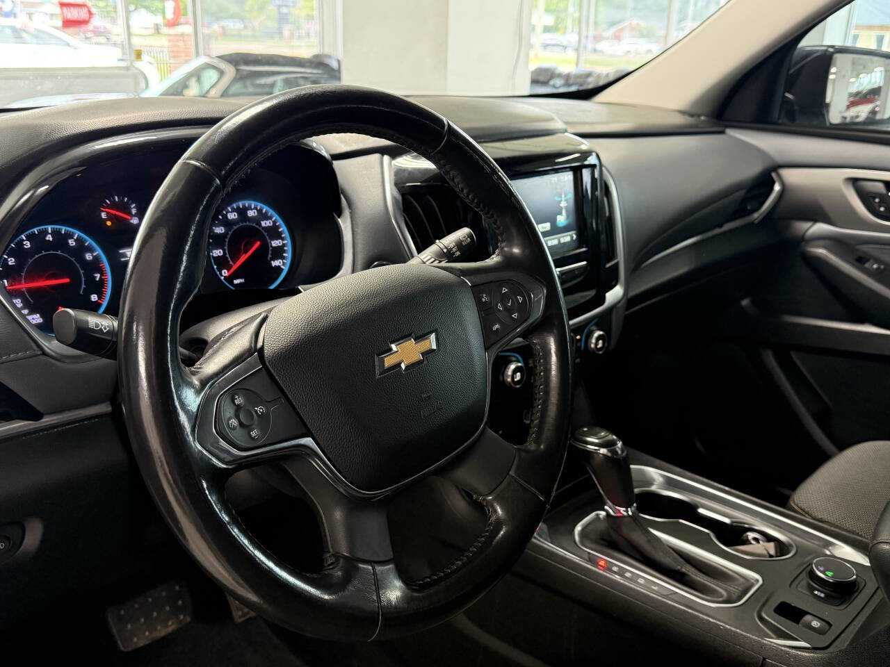 Used 2019 Chevrolet Traverse LT w/ LPO, Cargo Package FWD image 8