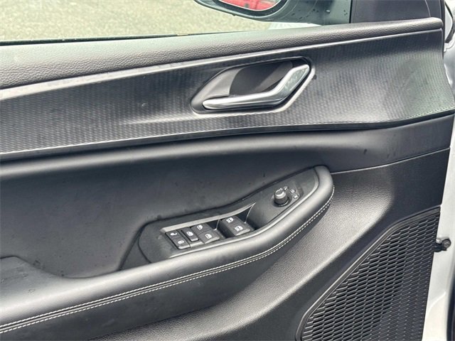 Used 2024 Jeep Grand Cherokee Laredo image 23