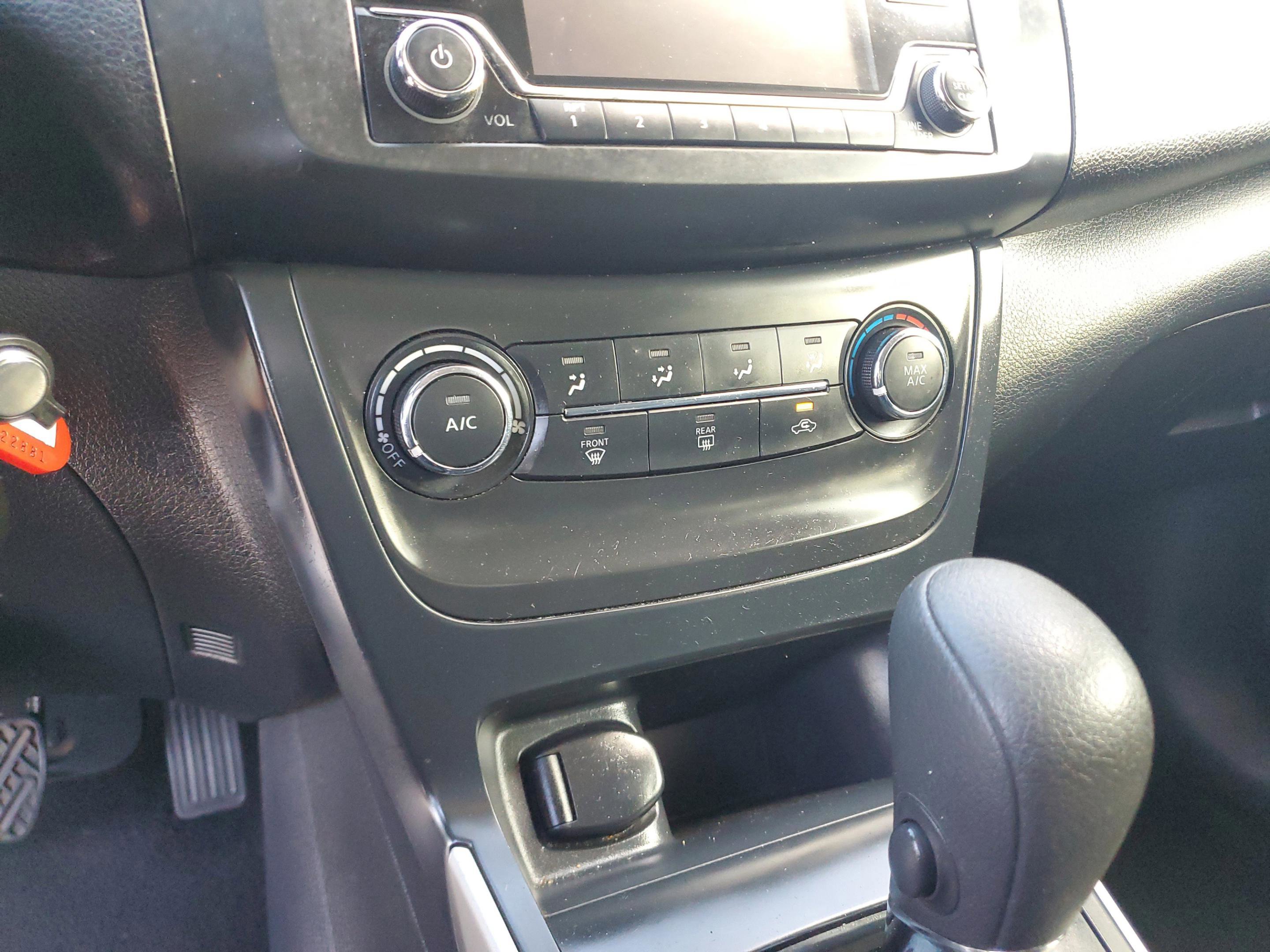 Used 2018 Nissan Sentra S image 19