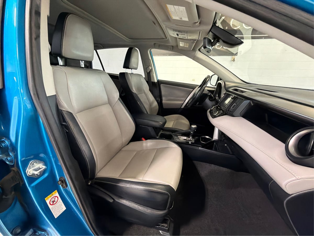 Used 2016 Toyota RAV4 Limited AWD/4WD image 15