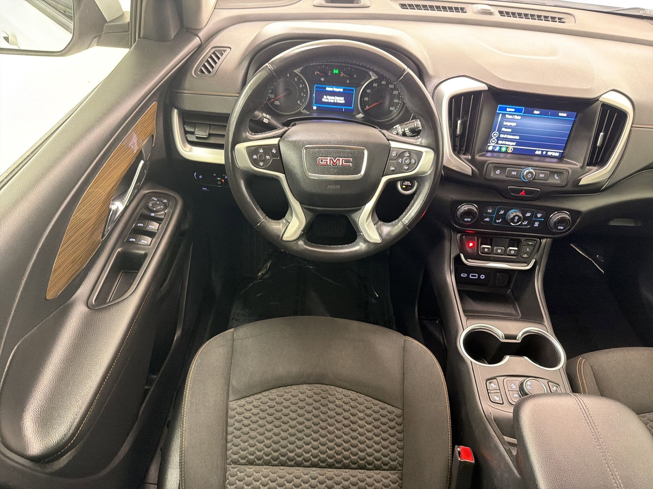 Used 2021 GMC Terrain SLE w/ Driver Convenience Package image 4