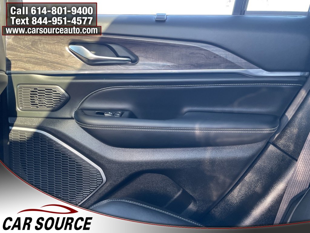 Used 2023 Jeep Grand Cherokee Overland w/ Luxury Tech Group IV image 14