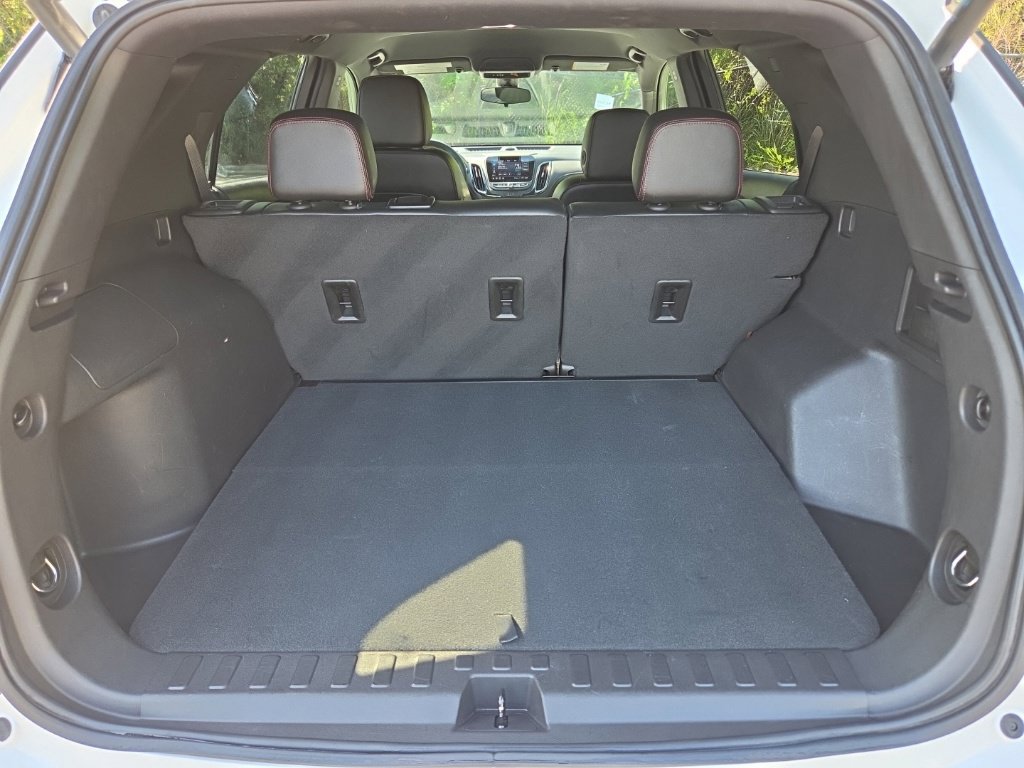 Used 2024 Chevrolet Equinox RS w/ RS Leather Package AWD/4WD image 31