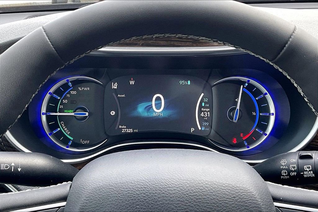 Used 2023 Chrysler Pacifica Limited image 20