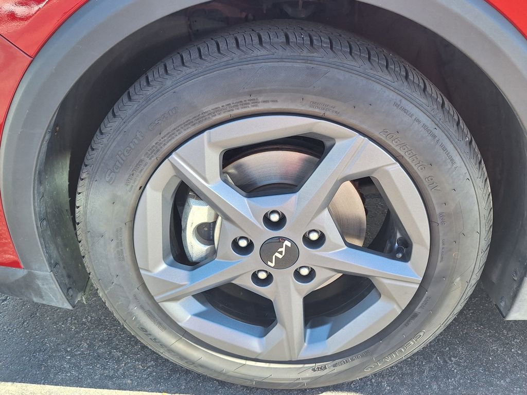 Used 2025 Kia K4 LXS image 30