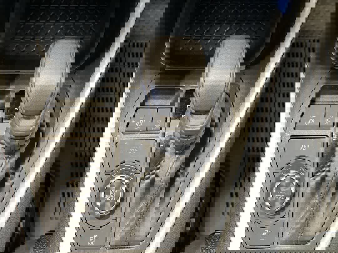 Used 2025 Toyota RAV4 LE AWD/4WD image 22