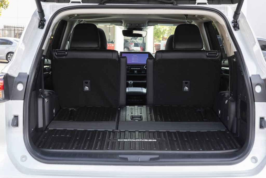 New 2026 Toyota Highlander Limited image 7