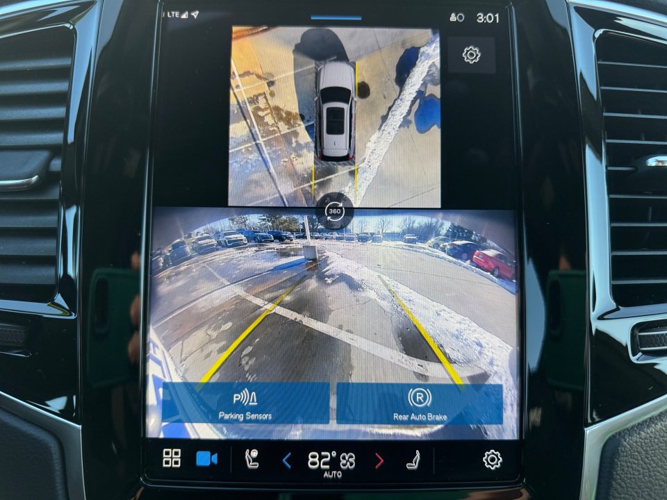 Used 2024 Volvo XC90 B6 Ultimate w/ Protection Package Premier image 23