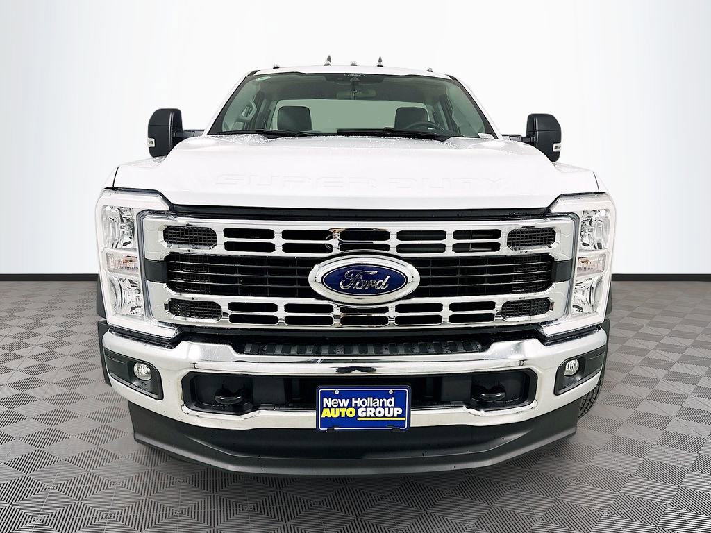 New 2026 Ford F550 4x4 Regular Cab Super Duty image 2